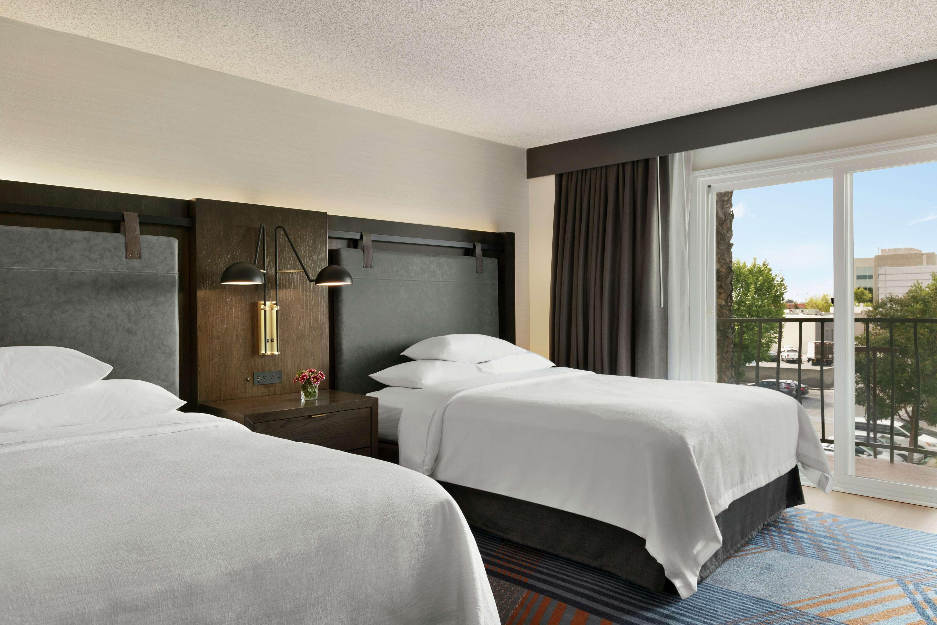 Embassy Suites By Hilton Los Angeles Downey Exterior foto