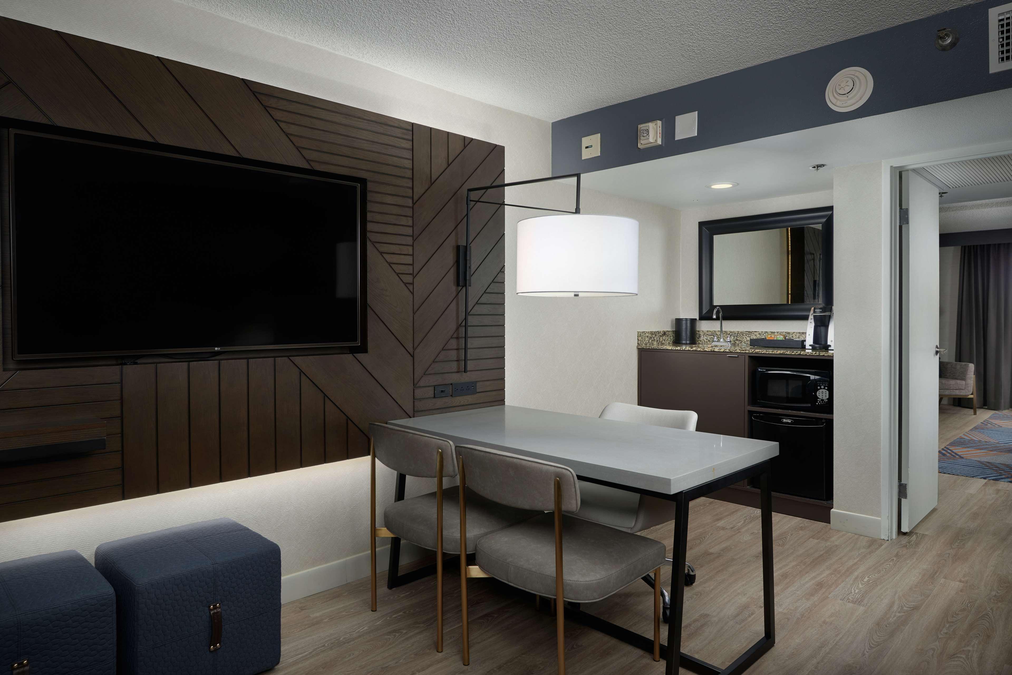 Embassy Suites By Hilton Los Angeles Downey Exterior foto